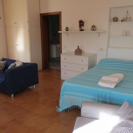 Bellavista Beachfront Apartments Quercianella Eksteriør billede