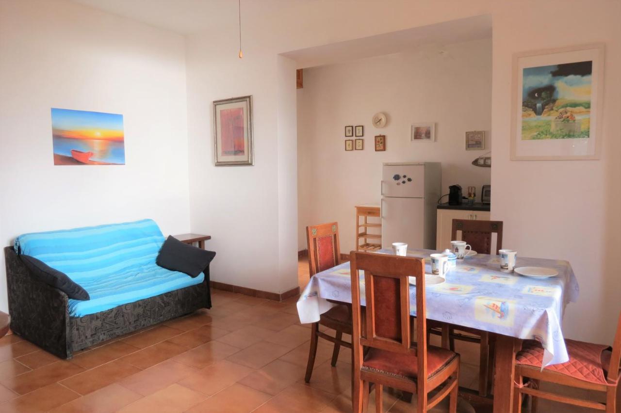 Bellavista Beachfront Apartments Quercianella Eksteriør billede