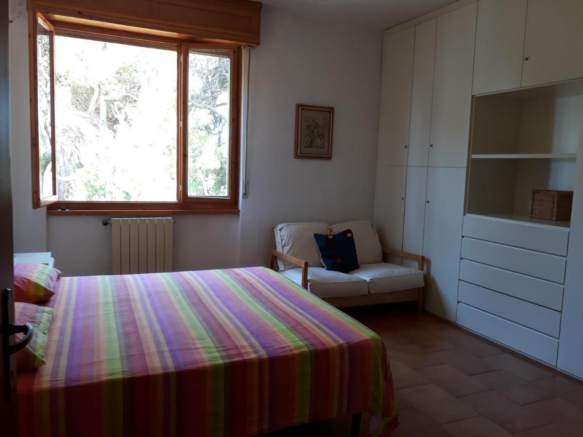 Bellavista Beachfront Apartments Quercianella Eksteriør billede